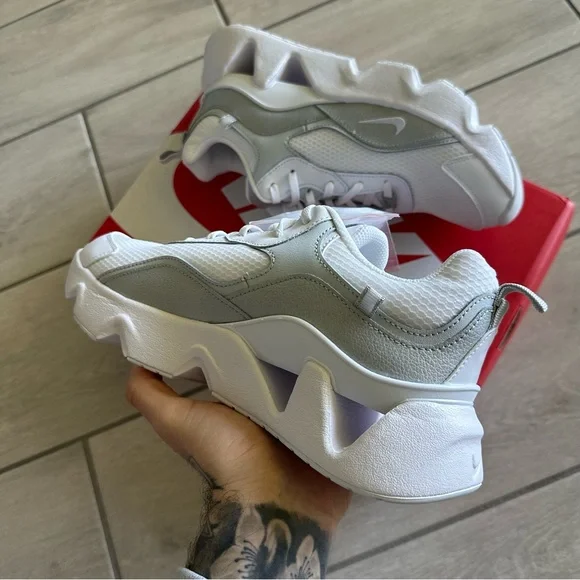 NIKE RYZ WHITE GREY SNEAKERS - Picture 3 of 4